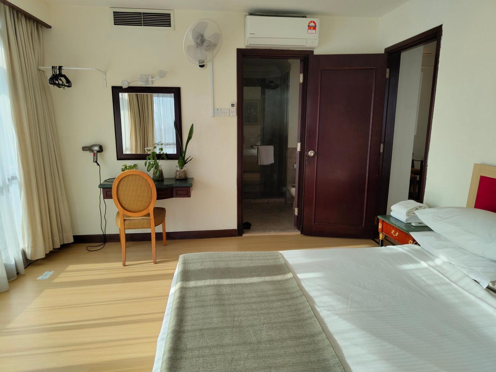 Pangsapuri Times Square Services Star At East Lobby Kuala Lumpur