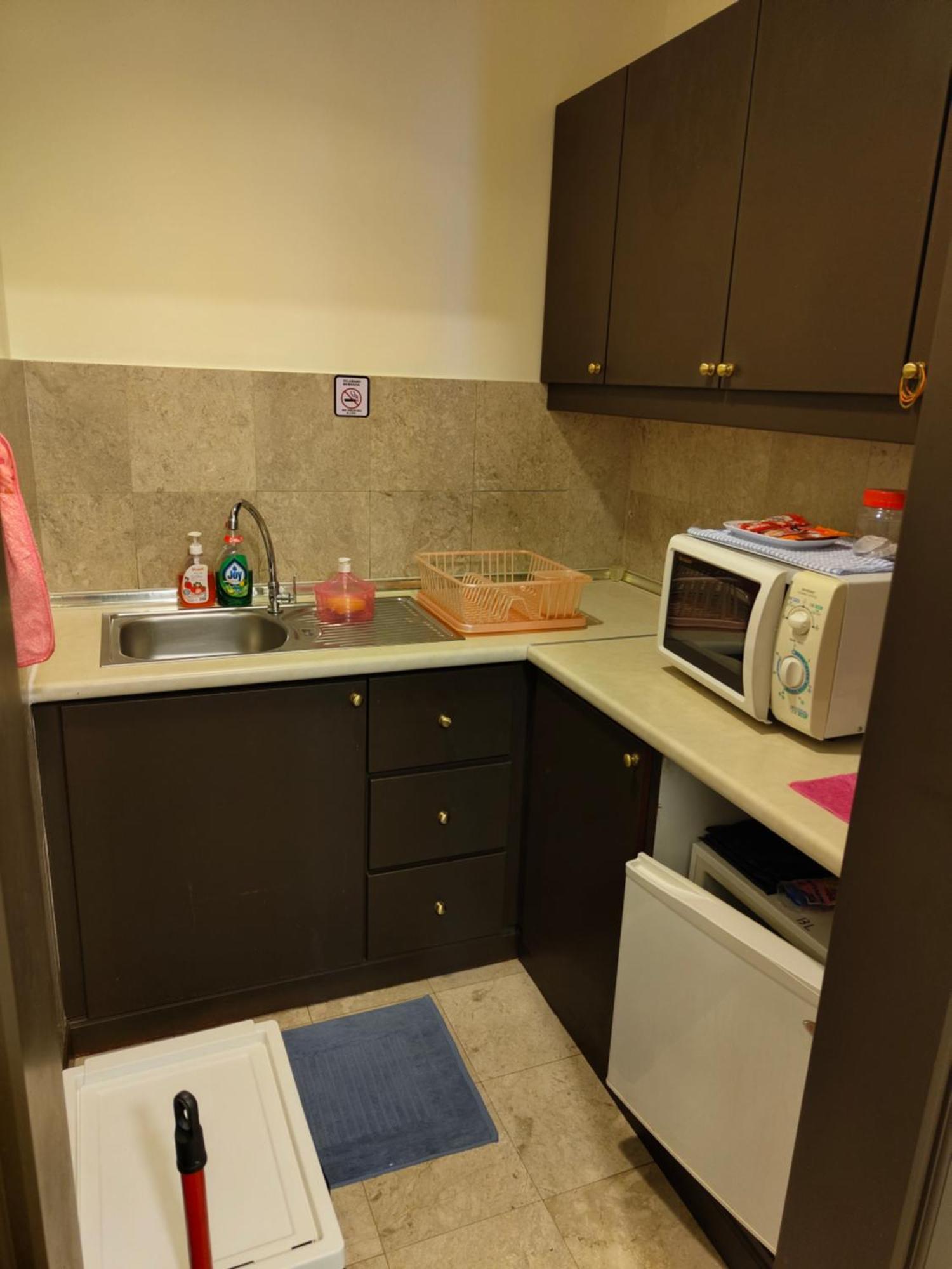 Times Square Services Star At East Lobby Apartment *