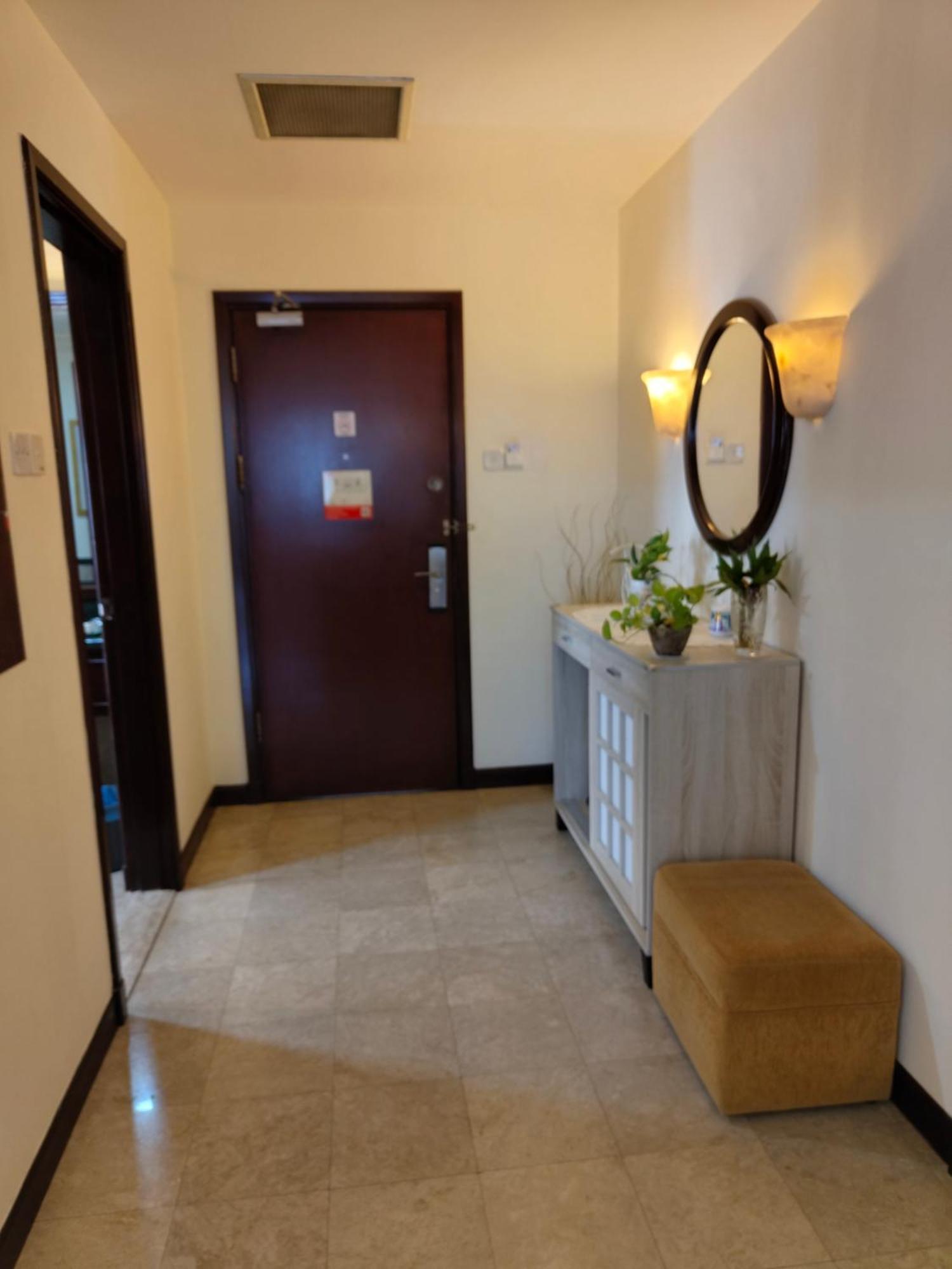 Times Square Services Star At East Lobby Pangsapuri *