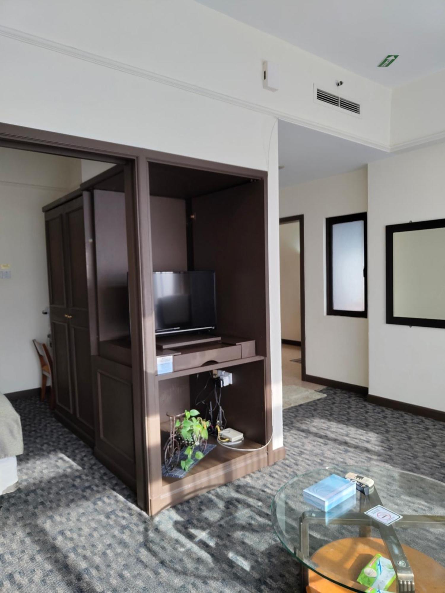 Times Square Services Star At East Lobby Pangsapuri