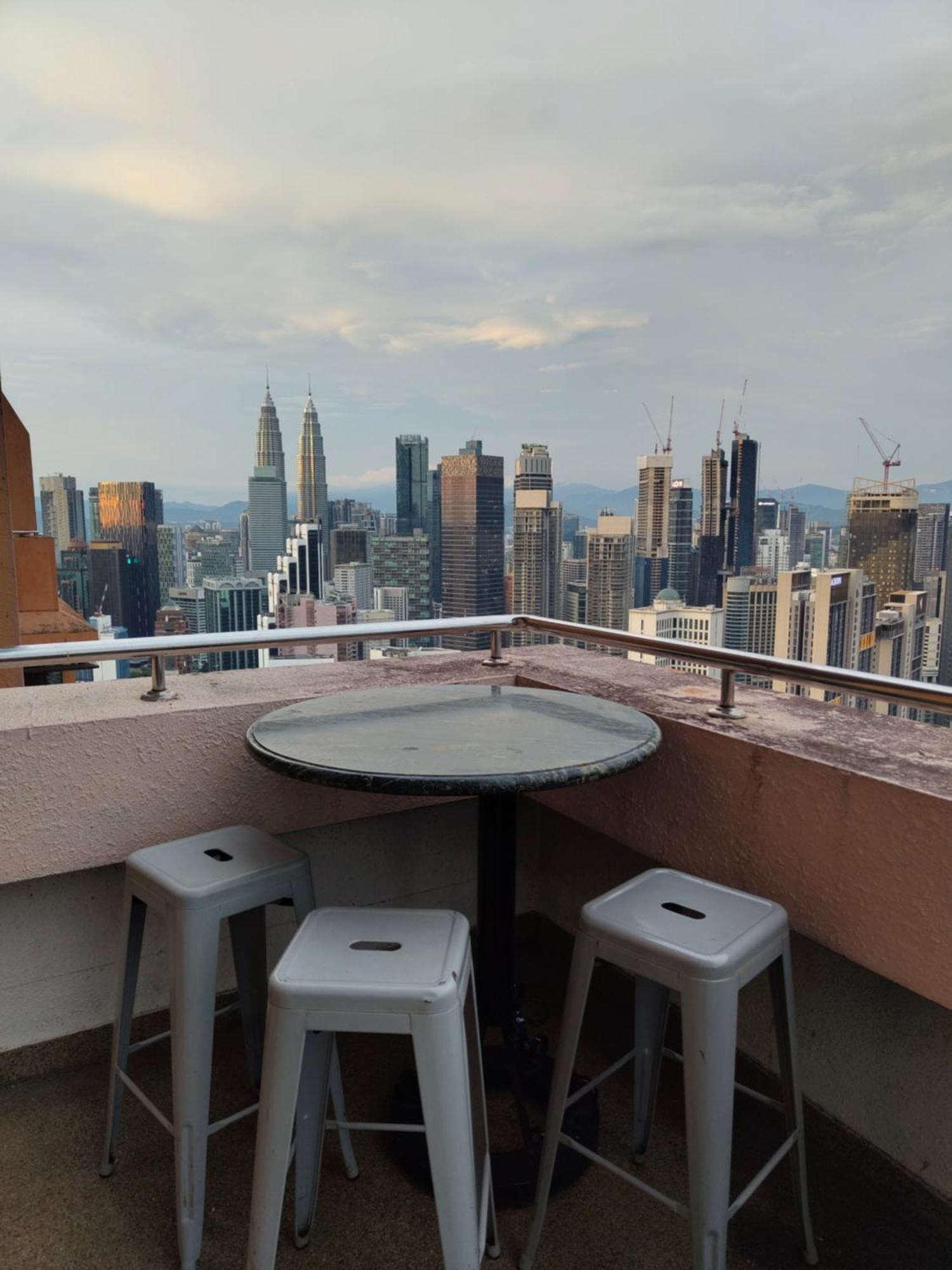 Times Square Services Star At East Lobby * Kuala Lumpur