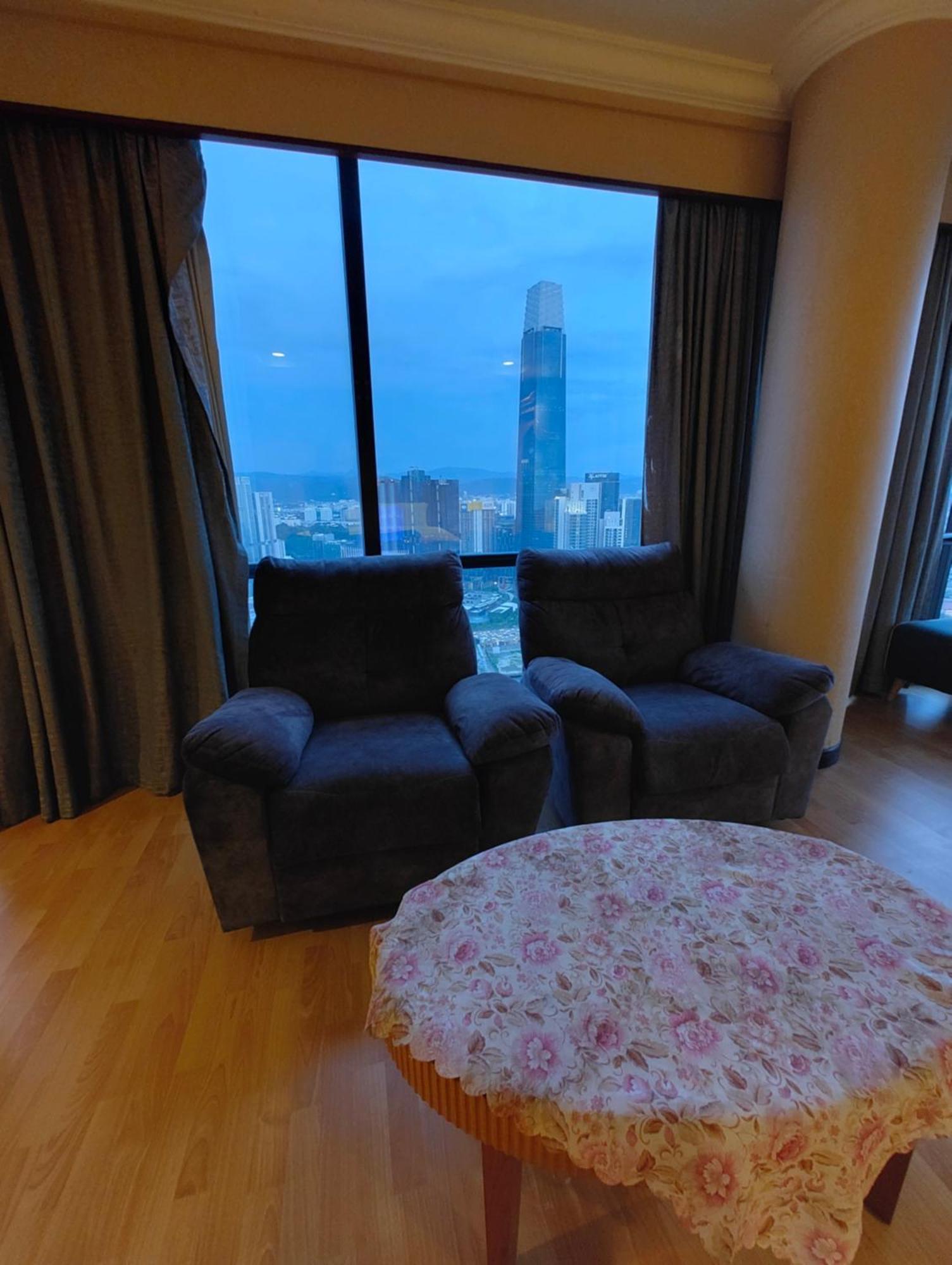 Times Square Services Star At East Lobby Pangsapuri Kuala Lumpur